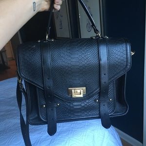 GiGi New York black leather bag, like new